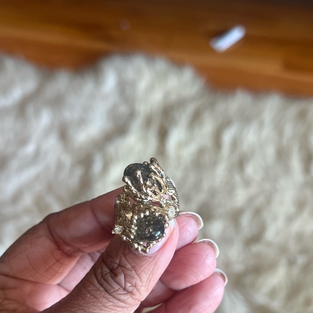 Banana Republic Gold-Tone Statement Ring EUC